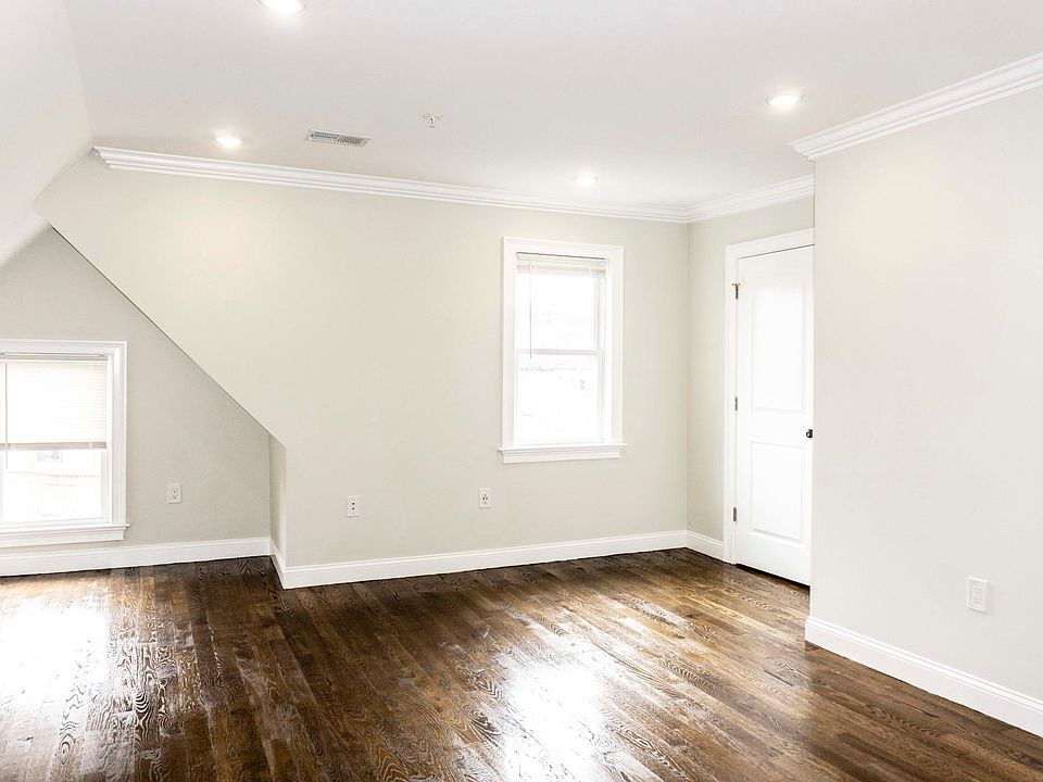 2nd image of 3147-3149 Washington St #4N
