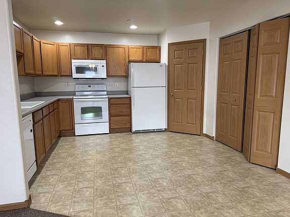 4th image of 111 N Shore Dr APT 4