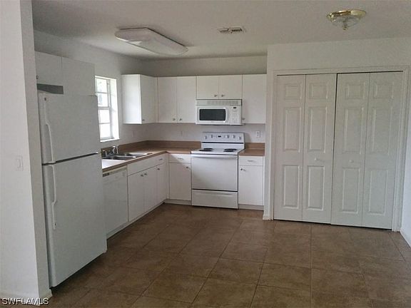 3rd image of 5129/5131 28th St SW