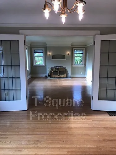 9056 Avondale Rd NE Photo 1