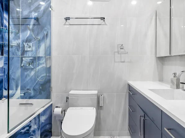 200 East 61st Street image 15 of 27