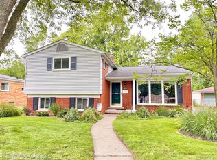 14414 Robinwood Dr, Plymouth, MI 48170
