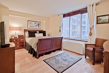 Rented by ROOM Real Estate