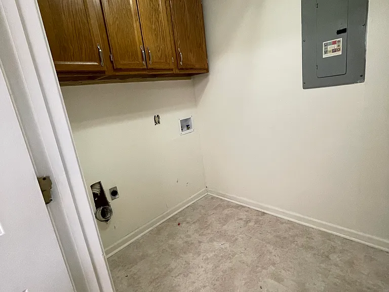 2131 Hutton Dr — Photo 9