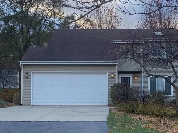 W298S5685 Cliffside COURT, Waukesha, WI 53189