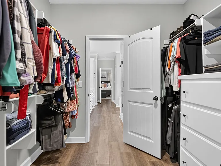 9025 Wooddale Dr — Photo 14
