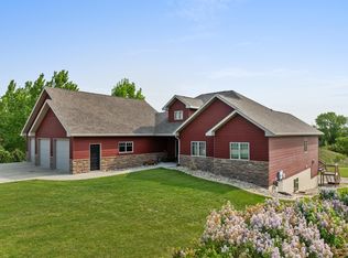 3200 Highview Ave NW, Minot, ND 58703