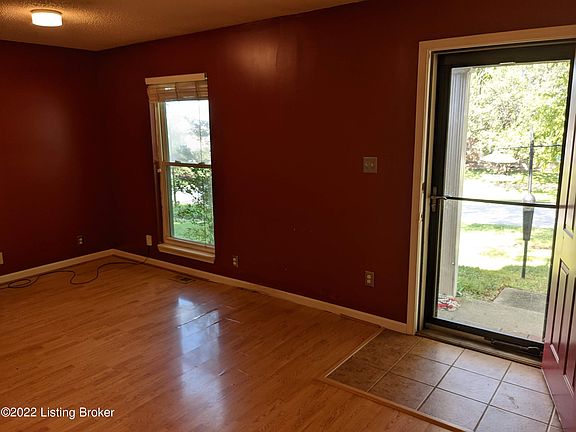 5th image of 500 Maplecrest Dr