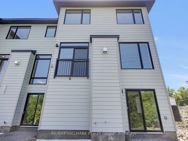 749 Newstead Cres — Photo 45