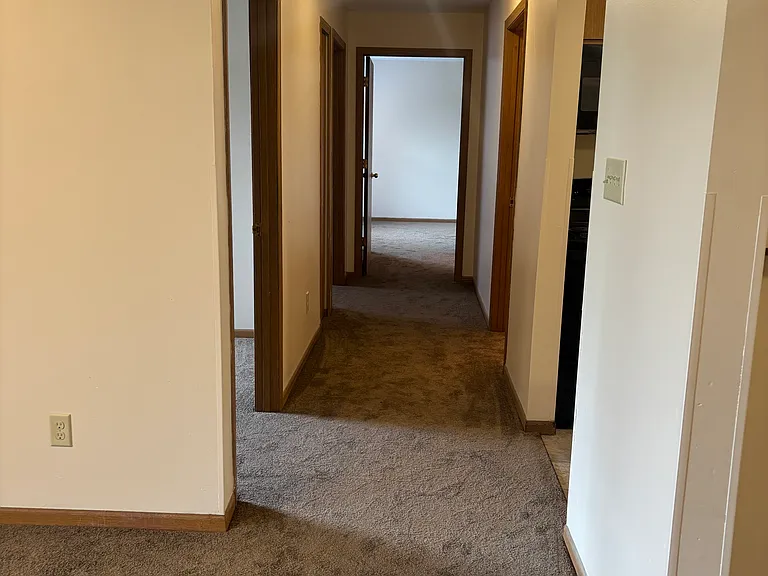 East Ridge Apartments — Photo 14