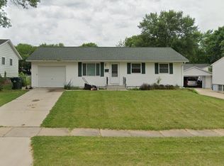 220 Norwick Rd SW, Cedar Rapids, IA 52404