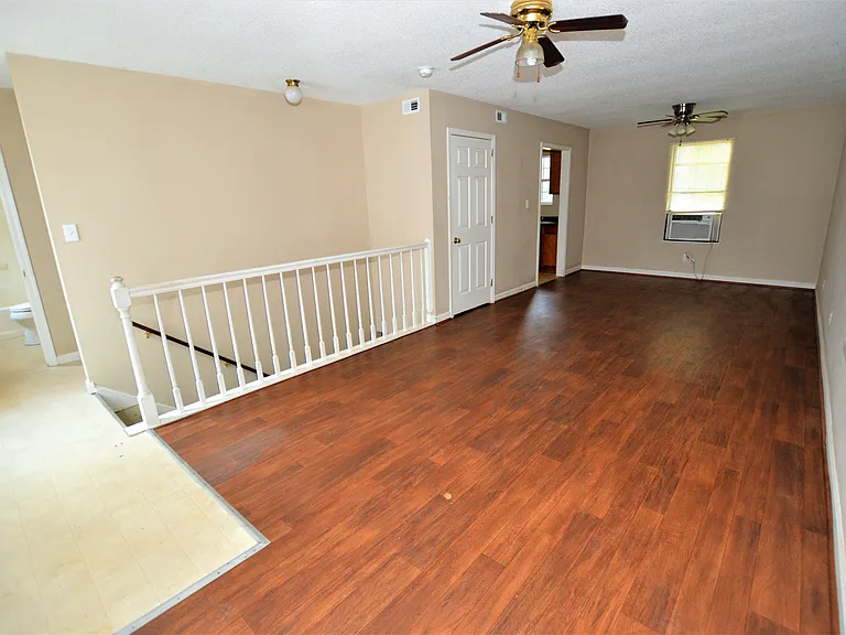 465 Valley St — Photo 8