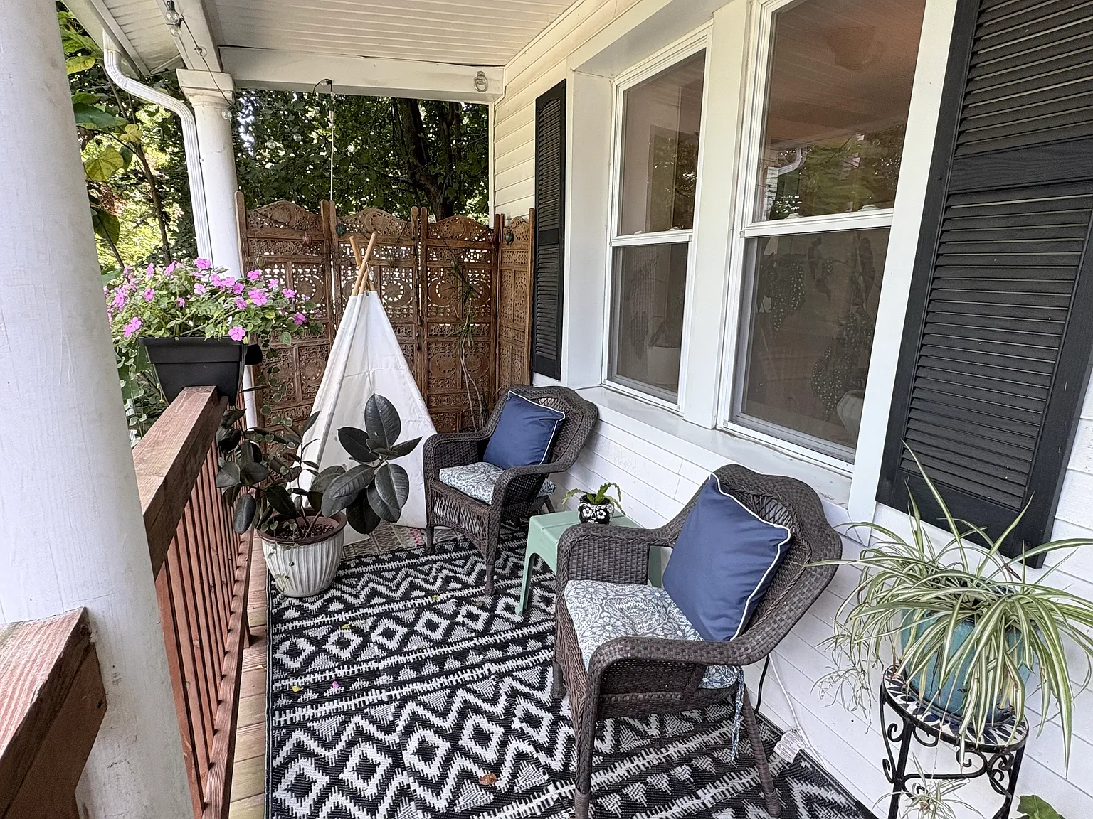3 bed, 1320 sqft, $2,950 — Photo 2