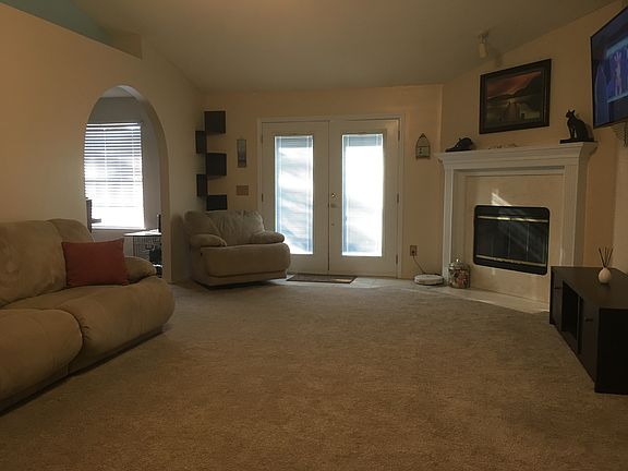 3rd image of 5609 Blue Pacific Dr