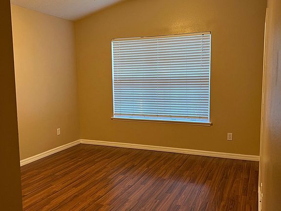 4th image of 114 Wilton Cir