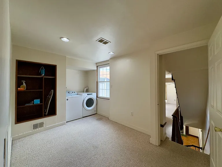 331 S Ann St — Photo 17