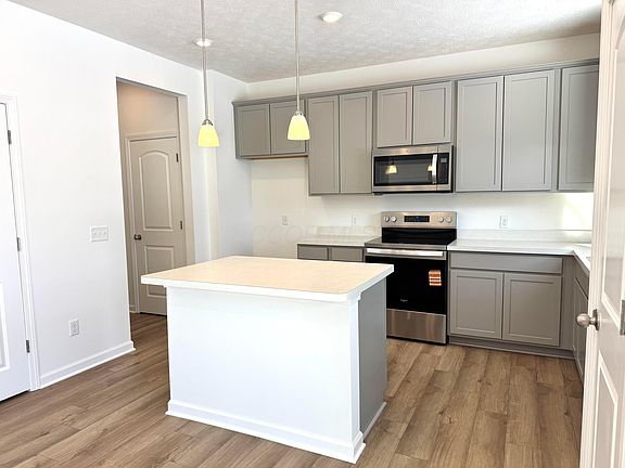 3rd image of 296 Rye St Lot 48