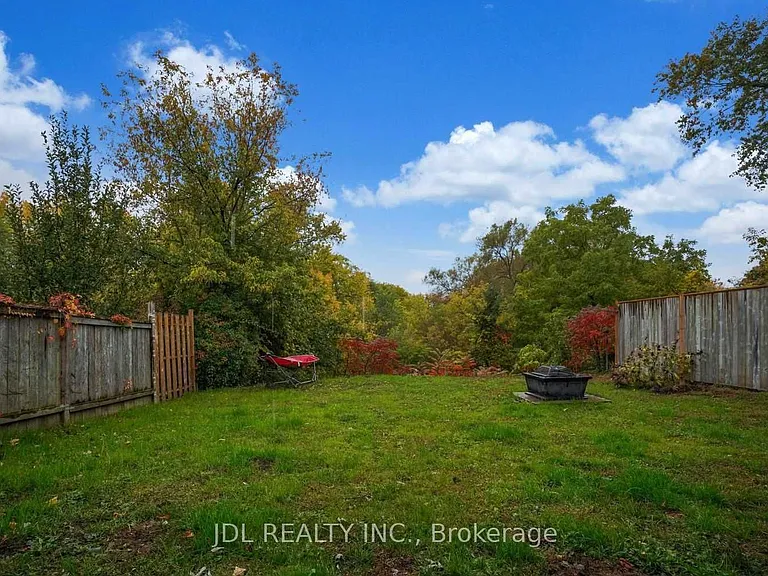 226 Lorindale Dr #LOWER — Photo 16