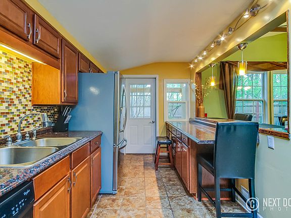 4th image of 2028 El Dorado Dr SE