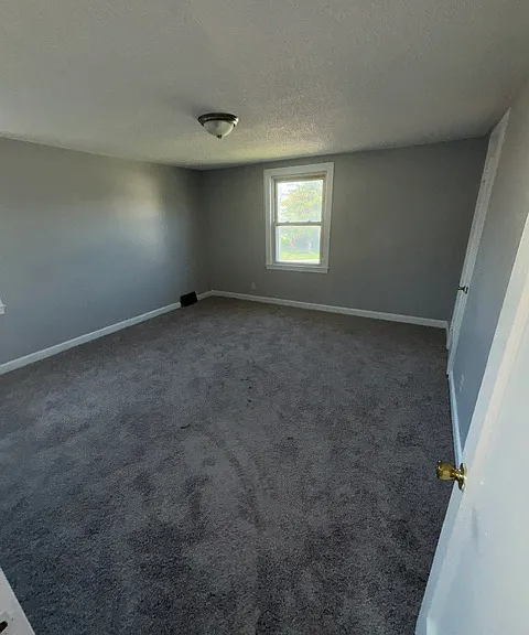 72 Janet St #1 — Photo 8