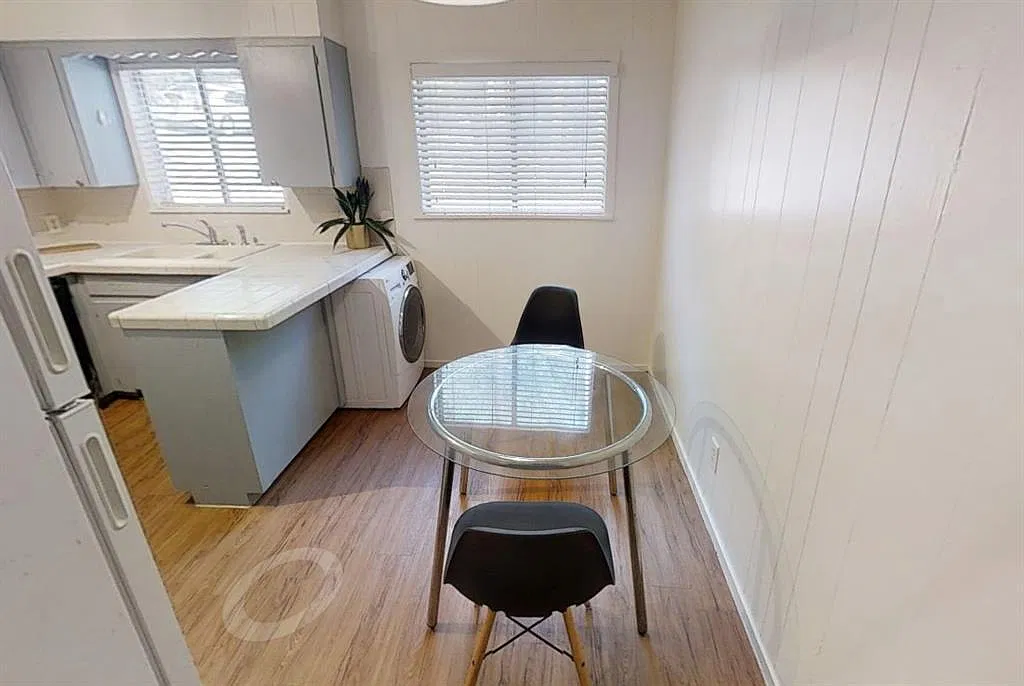 2 bed, 1.0 bath, 830 sqft, $1,850 — Photo 2