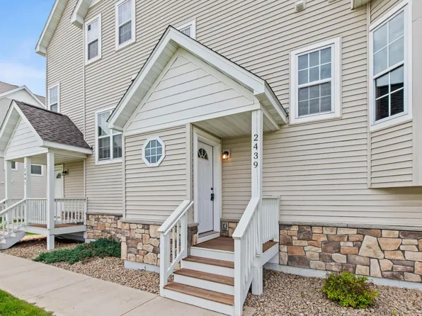 2439 Foxglove Cir, Hudson, WI 54016