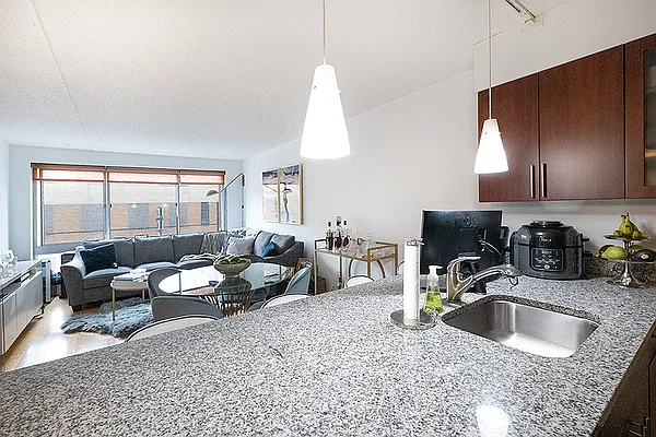 Sold by FirstService Realty (legacy) | media 6