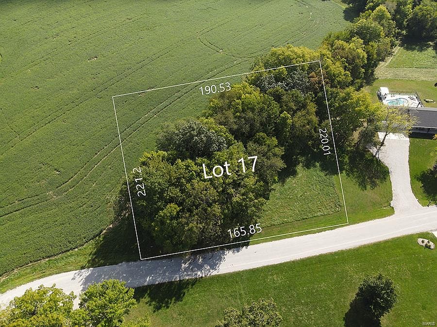 2nd image of 3824 Meadow Ln