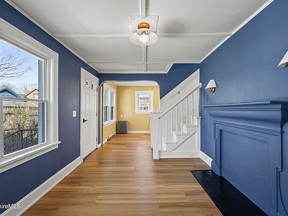 5th image of 50 1/2 Williams St
