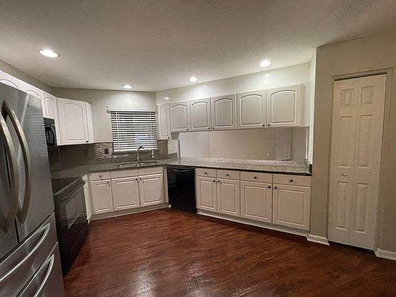 3rd image of 222 Carpenters Way APT 76