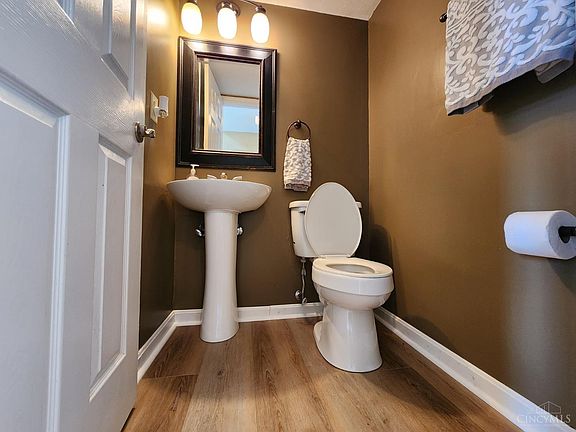3rd image of 5194 Bay Pointe Dr