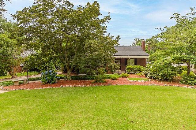 1st image of 206 E Vineland Drive