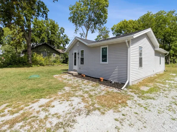 3303 E 37th St, Des Moines, IA 50317