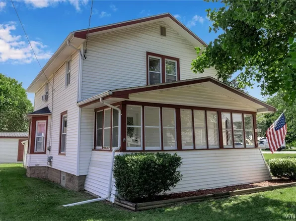 11316 Oak St, Medina, NY 14103