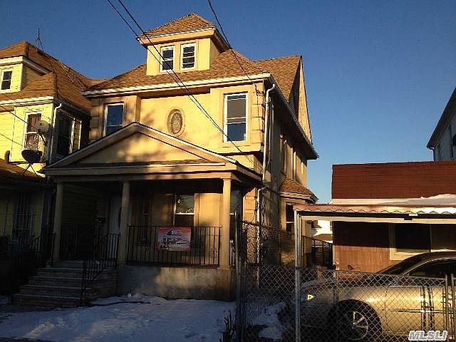 1st image of 10423 133rd St