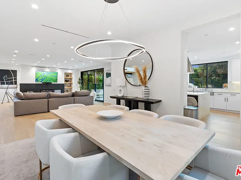 731 N Curson Ave — Photo 17