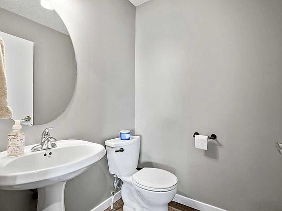 4th image of 141 SE Somerset Cir SW
