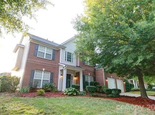 10143 Barrands Ln, Charlotte, NC 28278