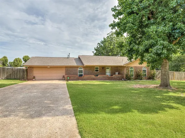 1701 Cottonwood Ln, Newcastle, OK 73065