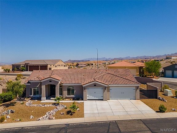 3rd image of 2903 Desert Vista Drive