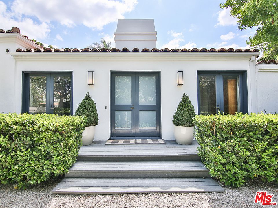 1st image of 116 S Larchmont Blvd