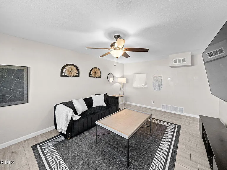 7441 Alameda Ave #11 — Photo 4