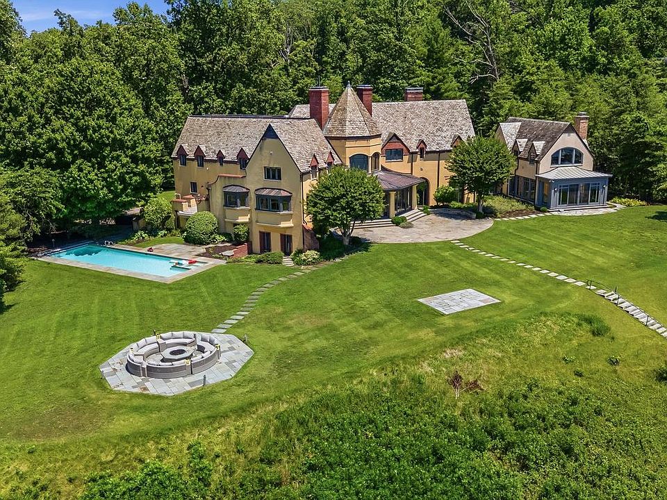 1st image of 622 Magothy Rd