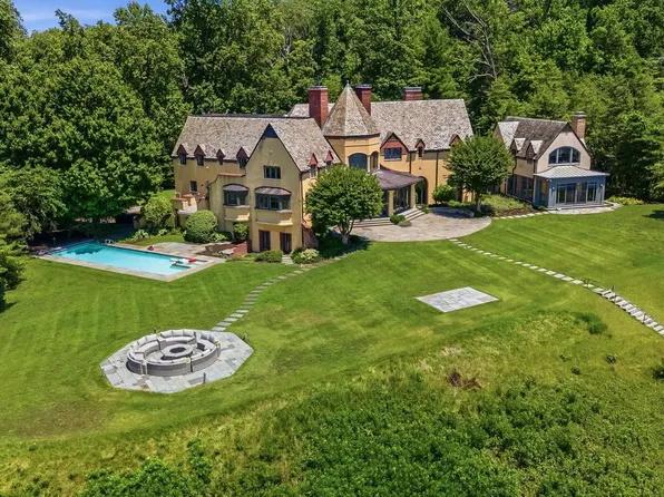 622 Magothy Rd, Gibson Island, MD 21056