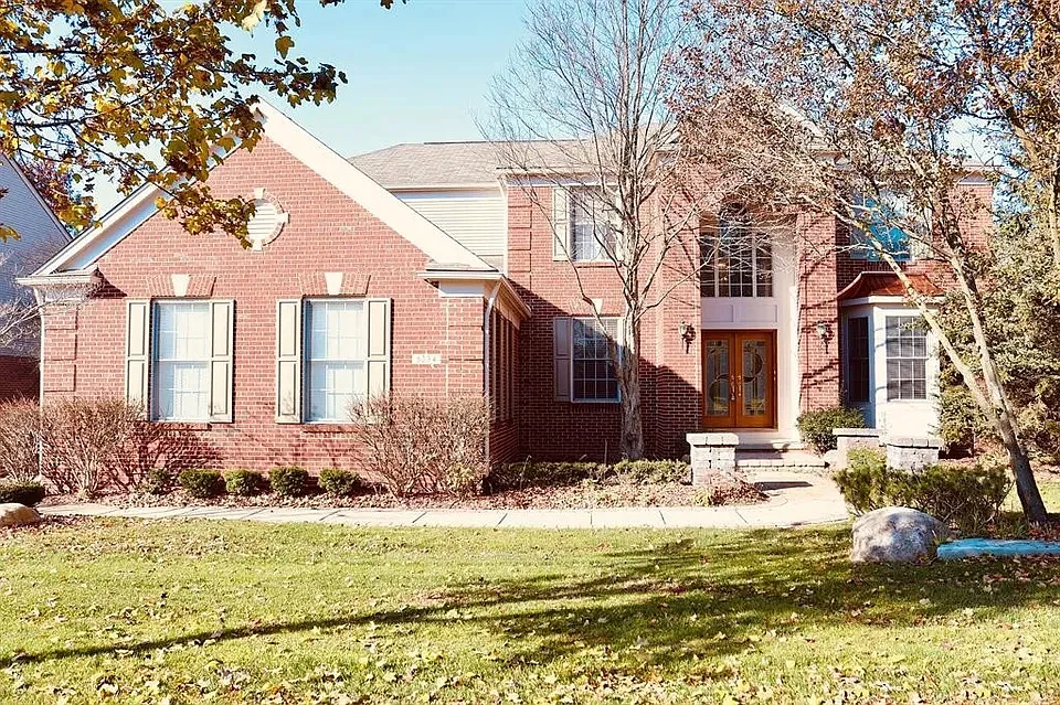 4 bed, 3301 sqft, $4,100 — Photo 1