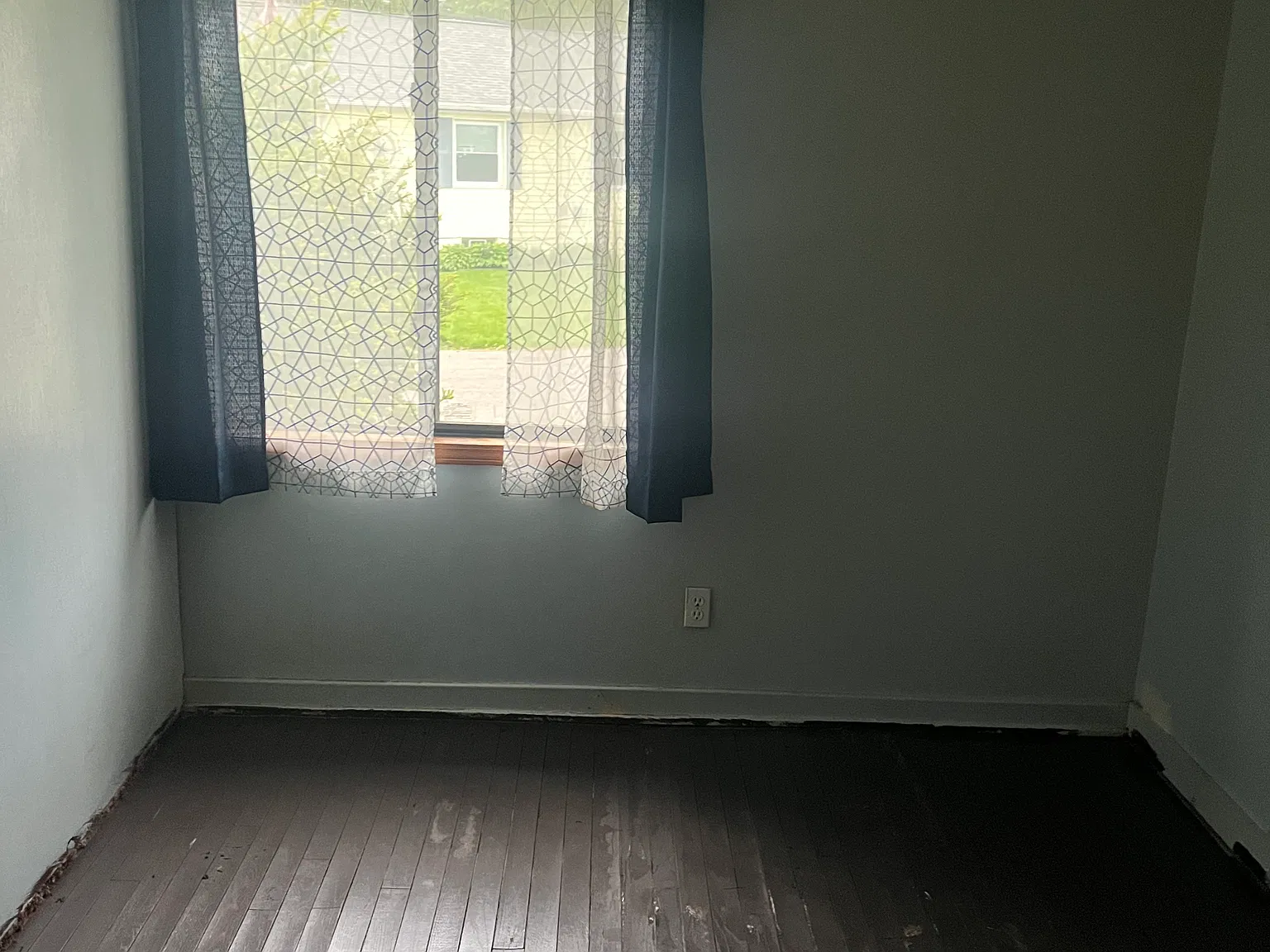 2 bed, 1200 sqft, $1,000 — Photo 2