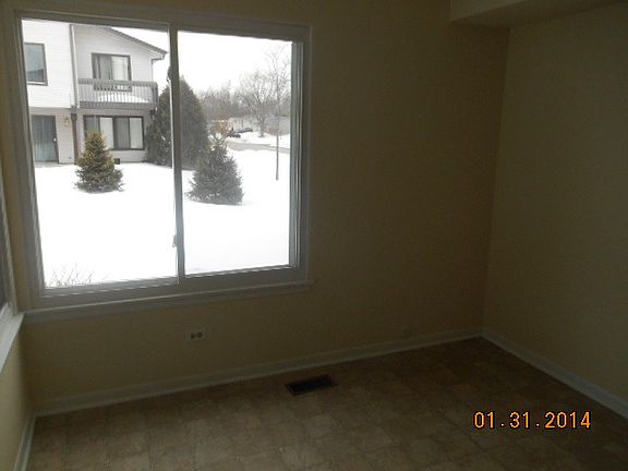 5th image of 1325 Kingsbury Dr Unit 5