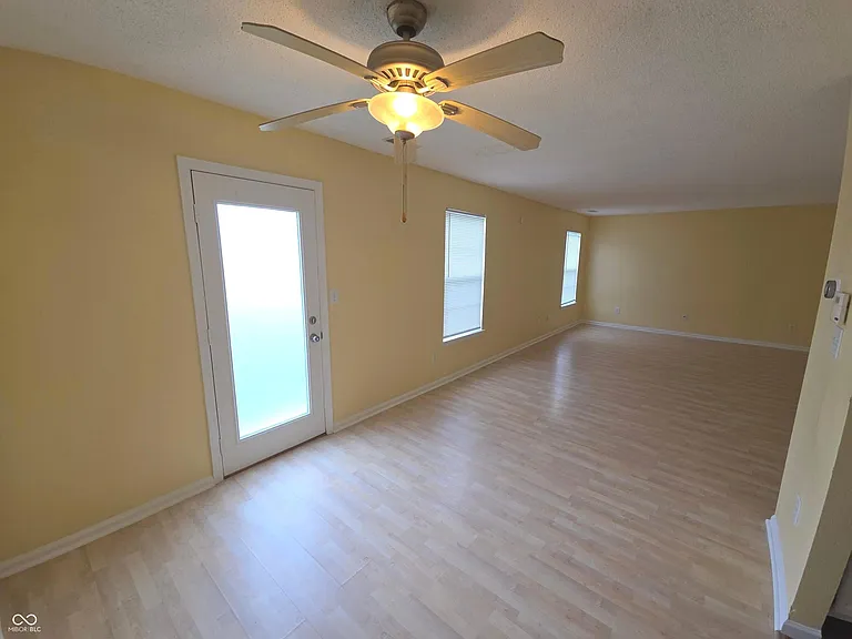4320 Village Bend Ln — Photo 6