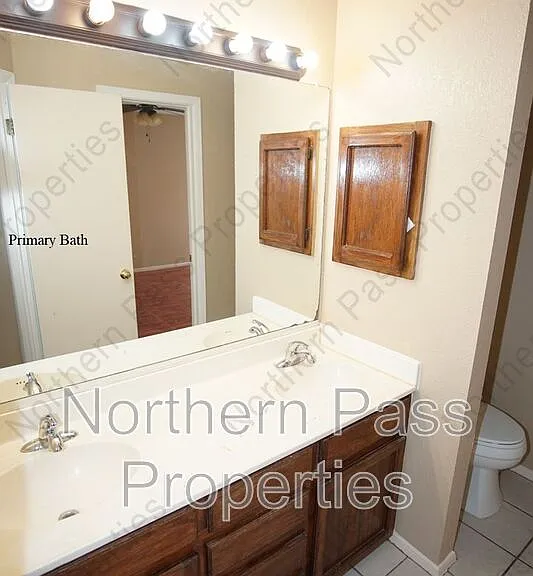 637 Woodcrest Ln — Photo 11