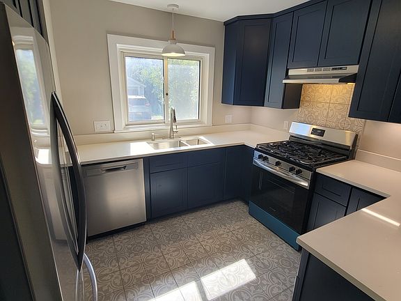 3rd image of 75 Shelbourne Rd
